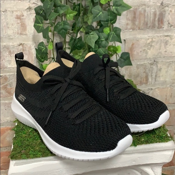 NWT Skechers Skech Knit Ultra Flex Slip On Black - Picture 3 of 5